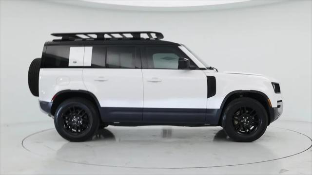 2022 Land Rover Defender 110 SE