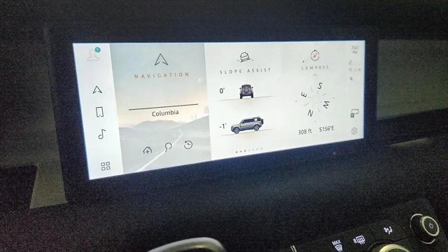 2022 Land Rover Defender 110 SE