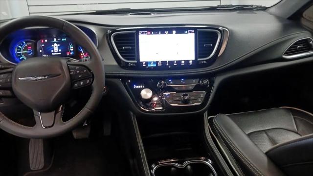 2023 Chrysler Pacifica Hybrid Limited
