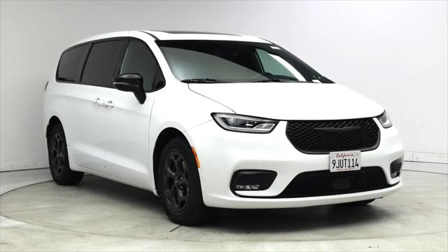 2023 Chrysler Pacifica Hybrid Limited for sale in Escondido, CA
