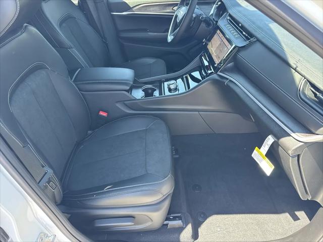 2026 Jeep Grand Cherokee L Altitude 4x2