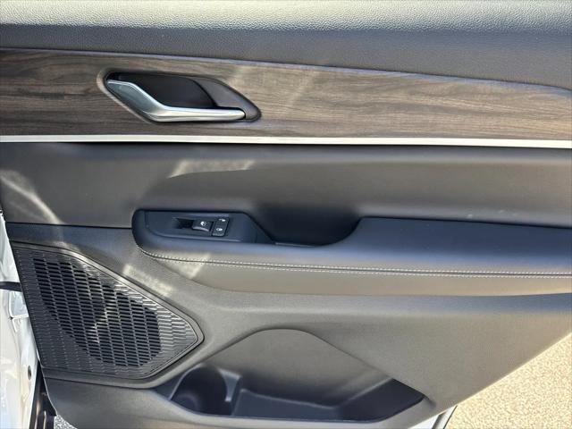2026 Jeep Grand Cherokee L Altitude 4x2
