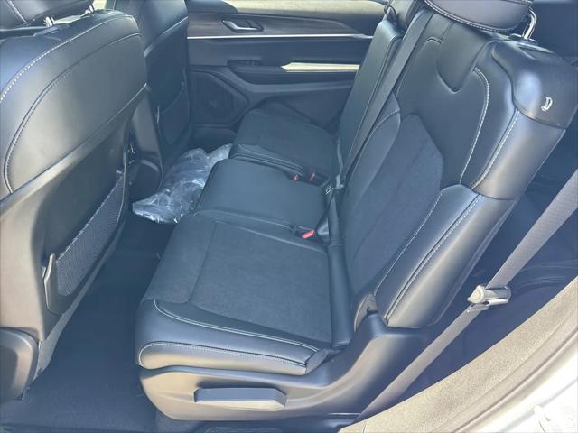 2026 Jeep Grand Cherokee L Altitude 4x2