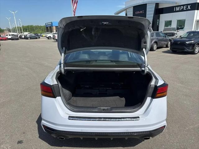 2023 Nissan Altima SR FWD