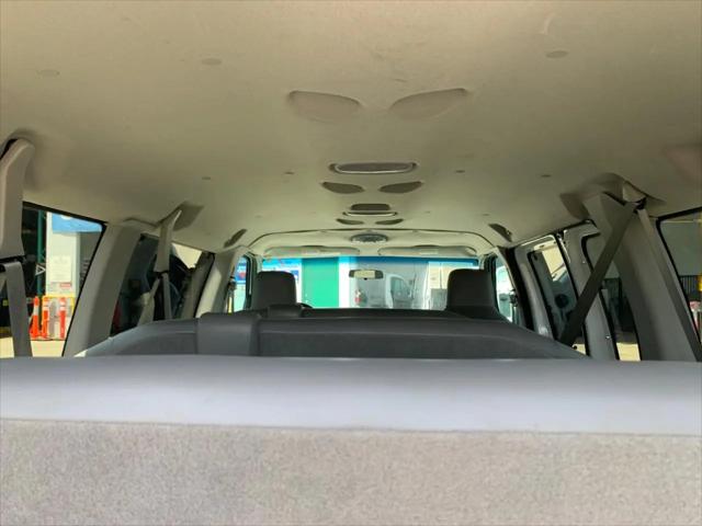 2011 Ford E-350 Super Duty XL