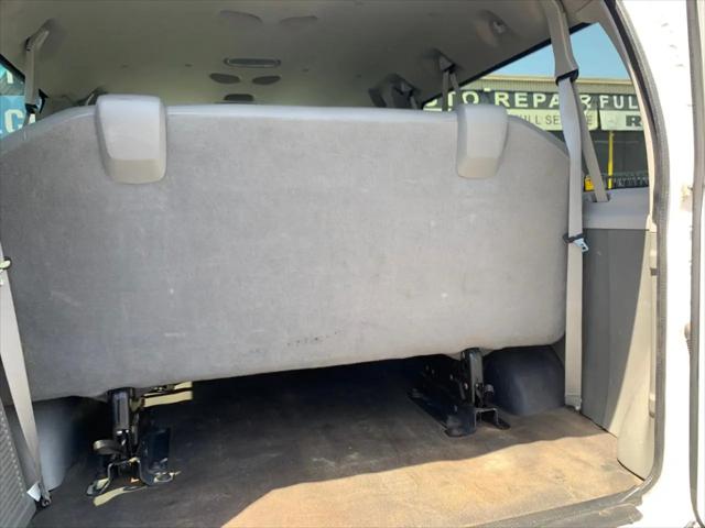 2011 Ford E-350 Super Duty XL