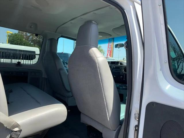 2011 Ford E-350 Super Duty XL