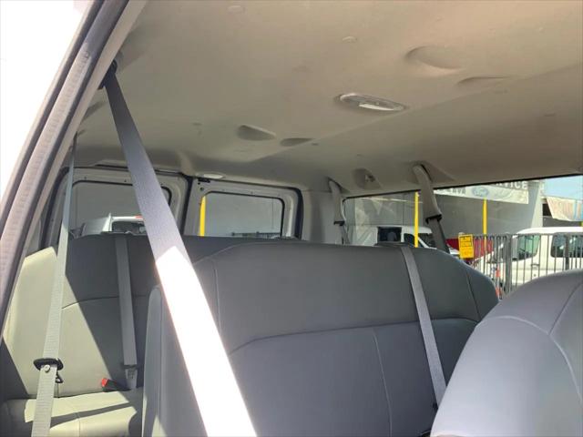 2011 Ford E-350 Super Duty XL