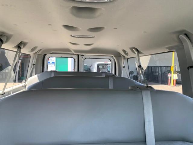 2011 Ford E-350 Super Duty XL