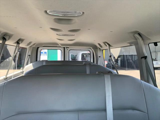 2011 Ford E-350 Super Duty XL