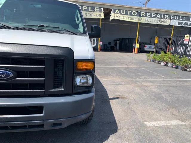 2011 Ford E-350 Super Duty XL