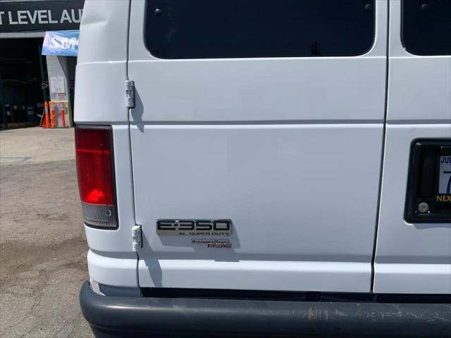 2011 Ford E-350 Super Duty XL