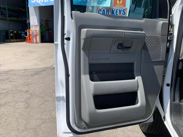 2011 Ford E-350 Super Duty XL