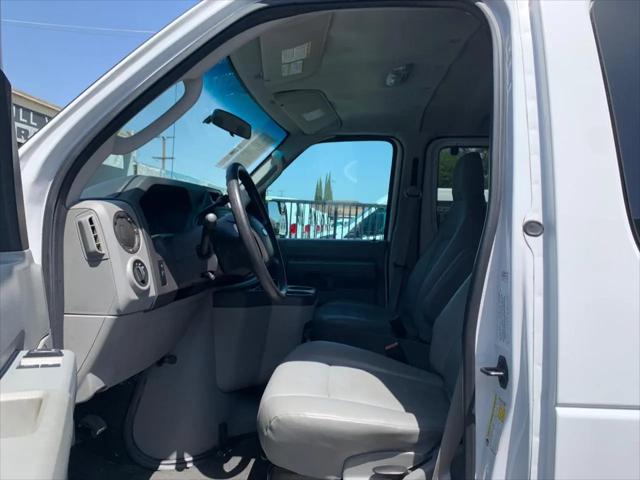 2011 Ford E-350 Super Duty XL
