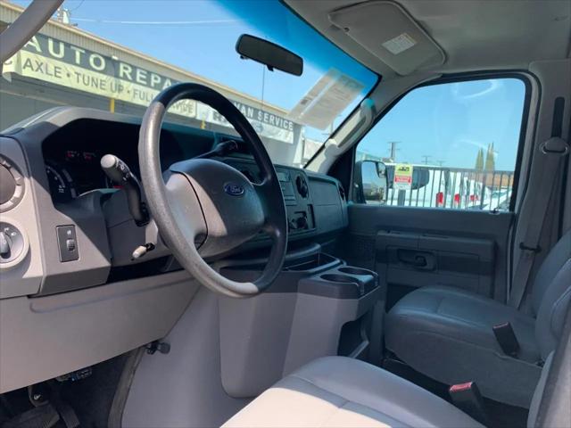 2011 Ford E-350 Super Duty XL