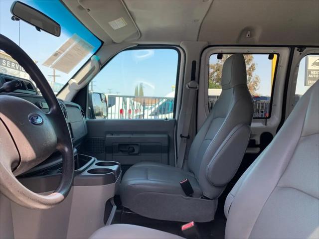 2011 Ford E-350 Super Duty XL