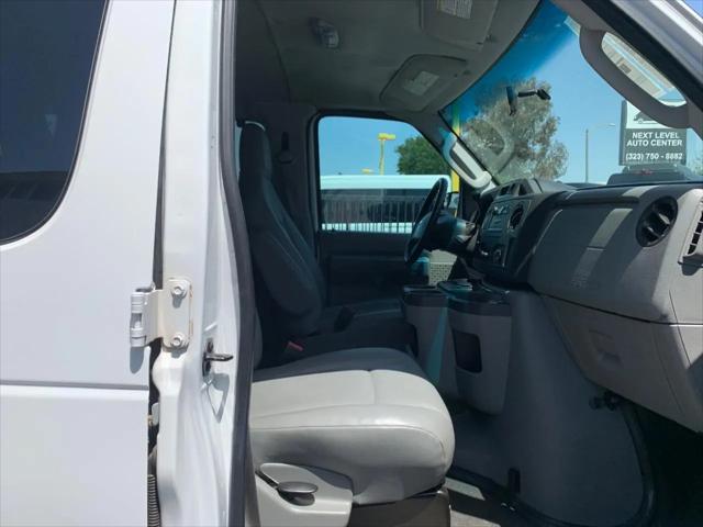 2011 Ford E-350 Super Duty XL