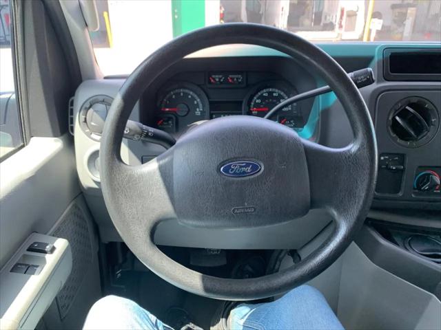 2011 Ford E-350 Super Duty XL