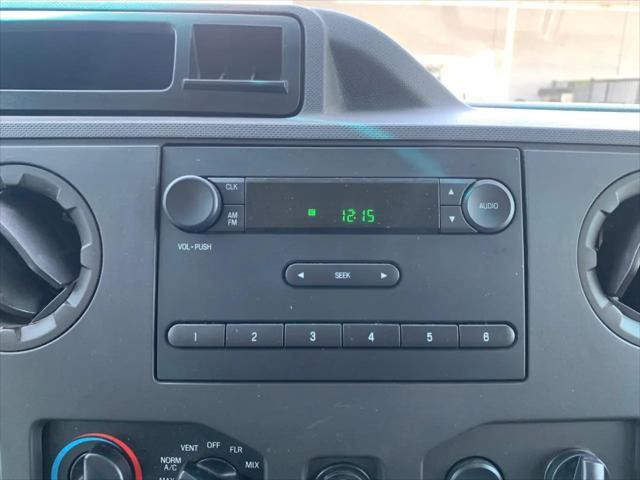 2011 Ford E-350 Super Duty XL
