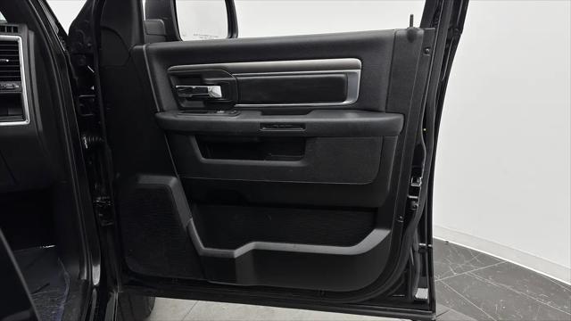2024 Ram 1500 Classic Warlock Crew Cab 4x4 5'7" Box