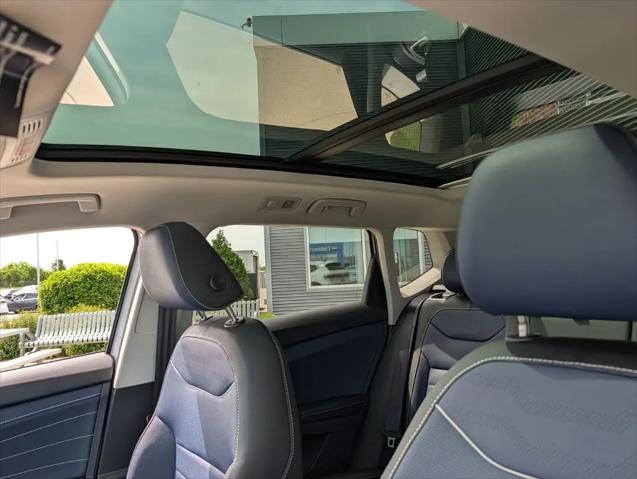 2026 Volkswagen Taos SEL