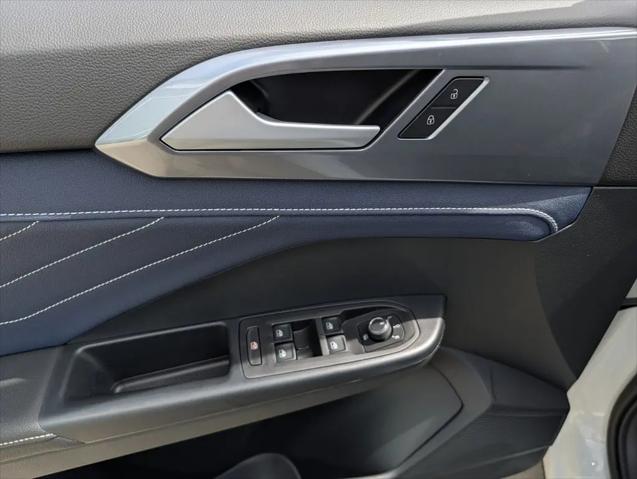 2026 Volkswagen Taos SEL