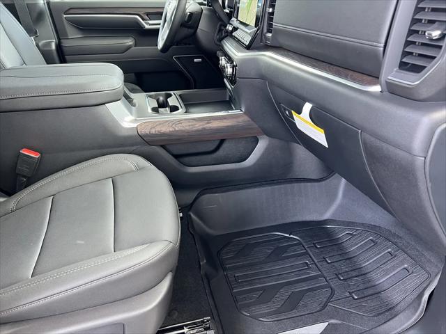 2026 GMC Sierra 2500HD Crew Cab, Standard Bed, SLT, 4WD