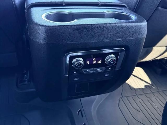 2023 GMC Yukon 4WD Denali