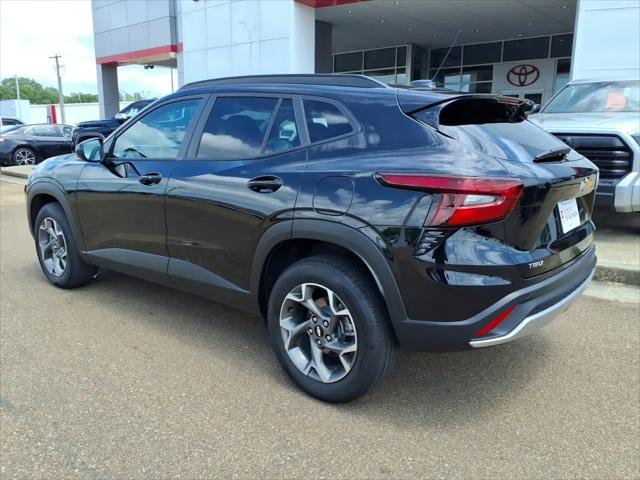 2025 Chevrolet Trax FWD LT