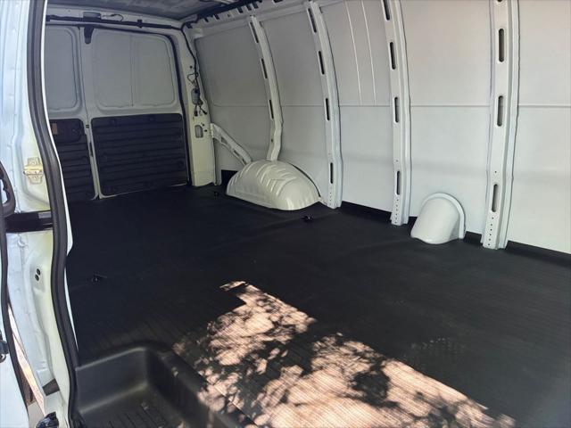 2026 GMC Savana Cargo 2500 Extended Wheelbase, Work Van, RWD