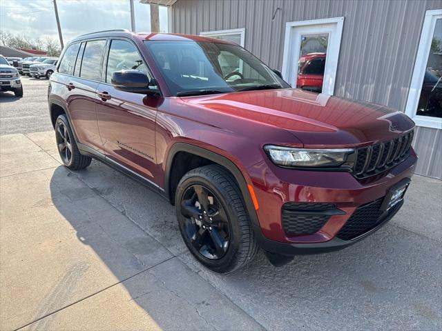2023 Jeep Grand Cherokee Altitude 4x4 for sale in Beatrice, NE