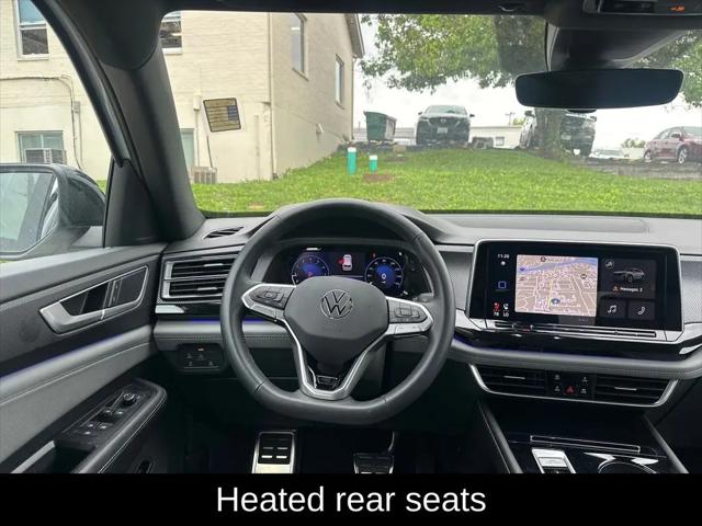 2025 Volkswagen Atlas Cross Sport 2.0T SEL R-Line Black