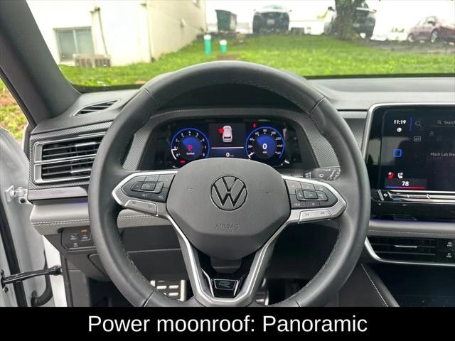 2025 Volkswagen Atlas Cross Sport 2.0T SEL R-Line Black