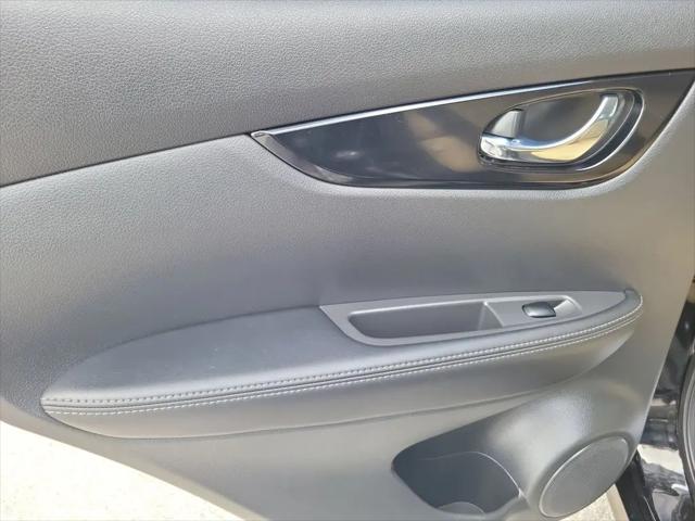 2022 Nissan Rogue Sport SV FWD Xtronic CVT