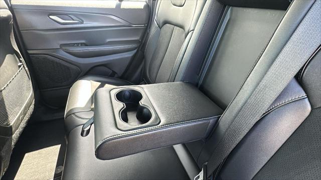 2025 Jeep Grand Cherokee Altitude 4x4