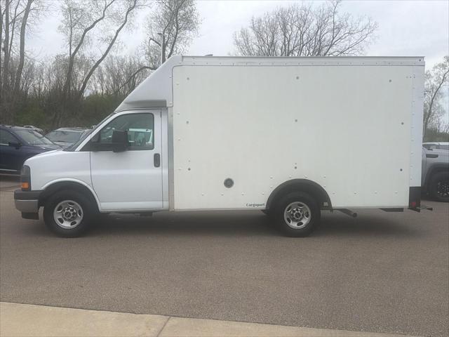 2022 GMC Savana Cutaway Work Van
