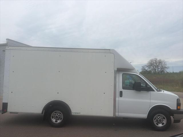 2022 GMC Savana Cutaway Work Van