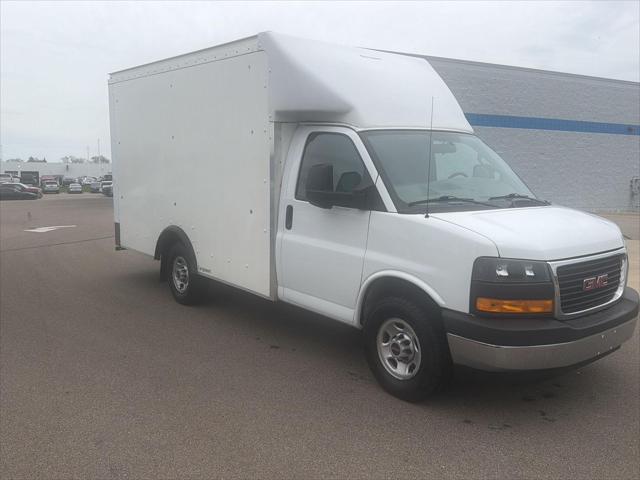 2022 GMC Savana Cutaway Work Van