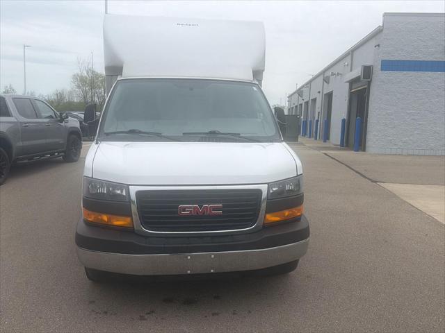 2022 GMC Savana Cutaway Work Van