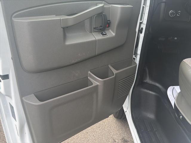 2022 GMC Savana Cutaway Work Van