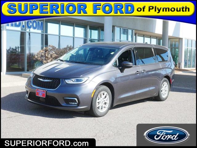 2023 Chrysler Pacifica Touring L for sale in Plymouth, MN