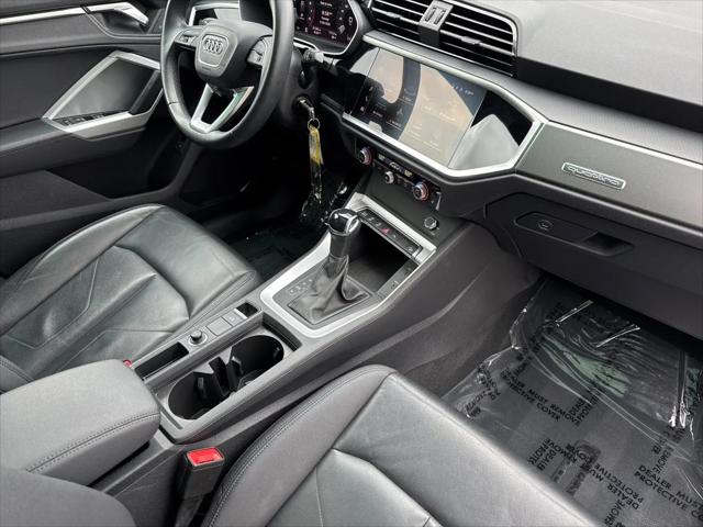 2025 Audi Q3 Premium 45 TFSI S line quattro Tiptronic