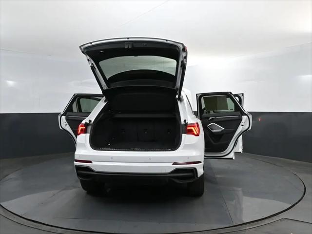 2025 Audi Q3 Premium 45 TFSI S line quattro Tiptronic