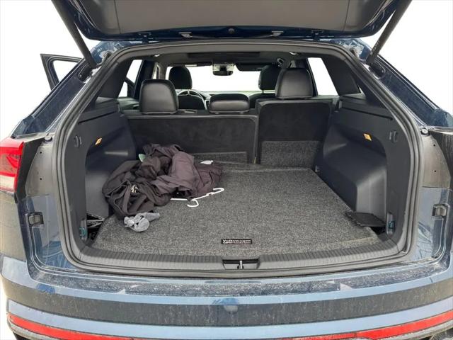 2023 Volkswagen Atlas Cross Sport 3.6L V6 SEL R-Line Black