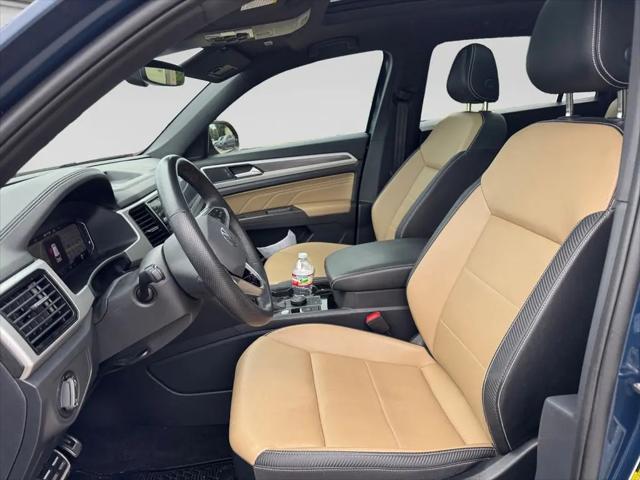 2023 Volkswagen Atlas Cross Sport 3.6L V6 SEL R-Line Black
