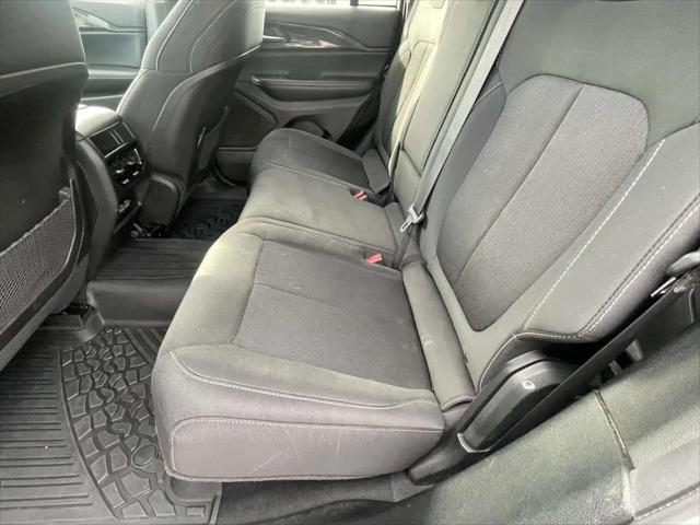 2023 Jeep Grand Cherokee Laredo 4x4