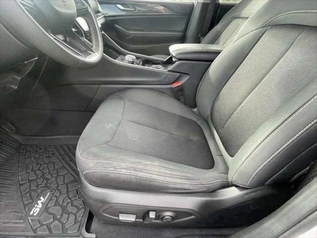 2023 Jeep Grand Cherokee Laredo 4x4