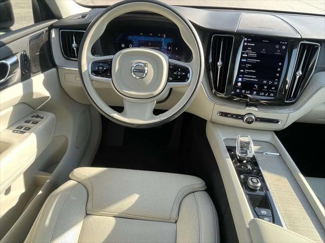 2023 Volvo XC60 B5 Ultimate Bright Theme