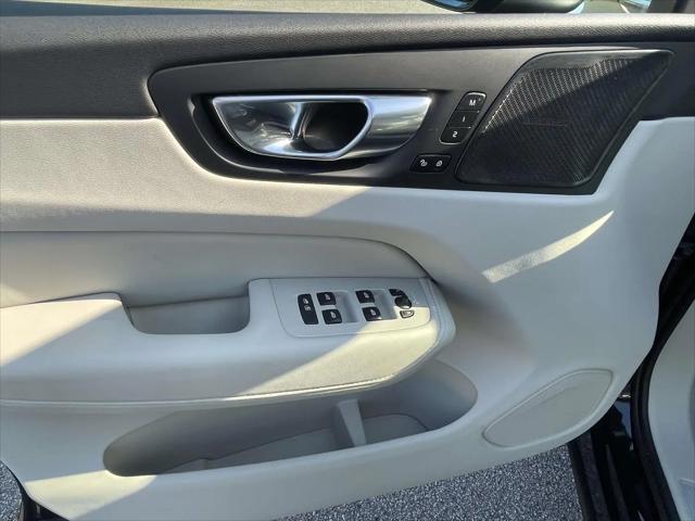 2023 Volvo XC60 B5 Ultimate Bright Theme