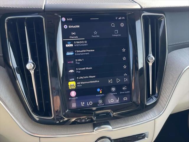 2023 Volvo XC60 B5 Ultimate Bright Theme